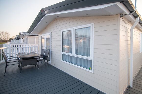 Platinum 2 Lodge - Alberta Holiday Park, Whitstable