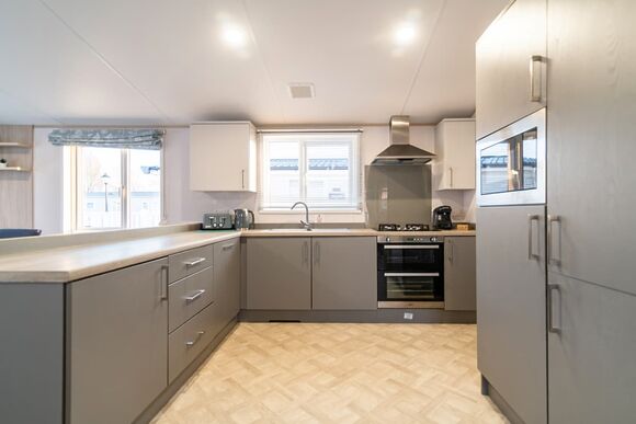 Platinum 2 Lodge - Alberta Holiday Park, Whitstable