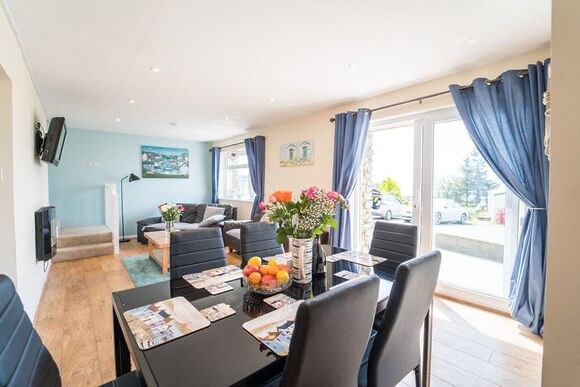 Silver 3 Bed Apt - Amroth Castle Holiday Park, Amroth