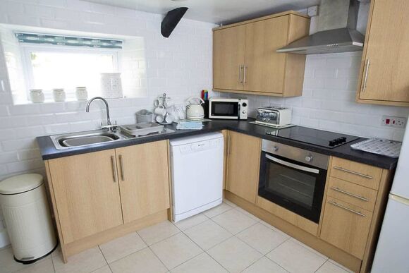 Bronze 2 Bed Apt - Amroth Castle Holiday Park, Amroth