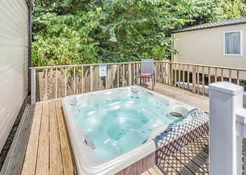 Beech 3 Hot Tub - Andrewshayes Holiday Park, Axminster