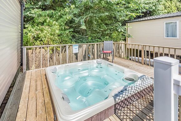 Beech 3 Hot Tub - Andrewshayes Holiday Park, Axminster