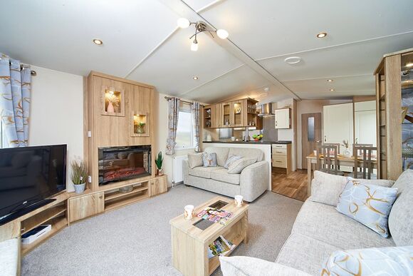 Oak 2 - Andrewshayes Holiday Park, Axminster