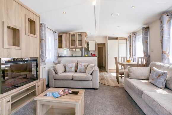 Oak 2 - Andrewshayes Holiday Park, Axminster