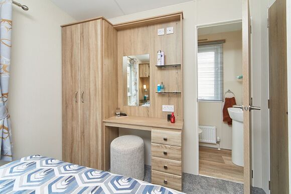 Oak 2 - Andrewshayes Holiday Park, Axminster