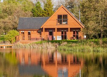 Lakeside Retreat - Anglesey Lakeside Lodges, Anglesey
