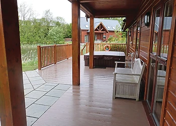 Lakeside Retreat<br />