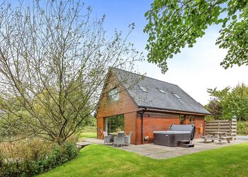 Menai Lodge - Anglesey Lakeside Lodges, Anglesey