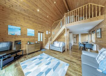 Lower Lake Boathouse - Anglesey Lakeside Lodges, Anglesey