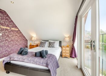 The Top Boathouse - Anglesey Lakeside Lodges, Anglesey