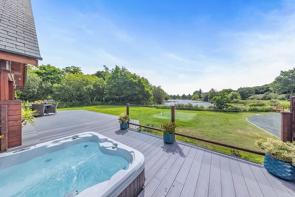 Tryfan Lodge - Anglesey Lakeside Lodges, Anglesey