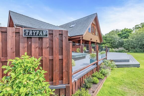 Tryfan Lodge - Anglesey Lakeside Lodges, Anglesey