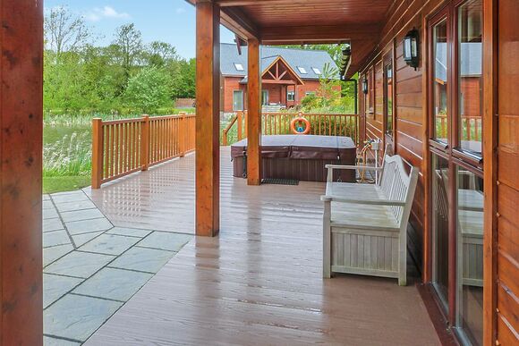 Lakeside Retreat - Anglesey Lakeside Lodges, Anglesey