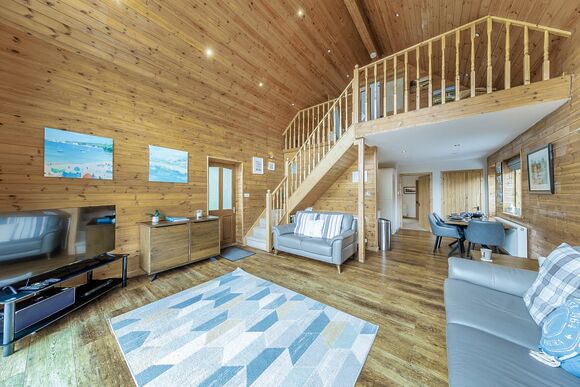 Lower Lake Boathouse - Anglesey Lakeside Lodges, Anglesey