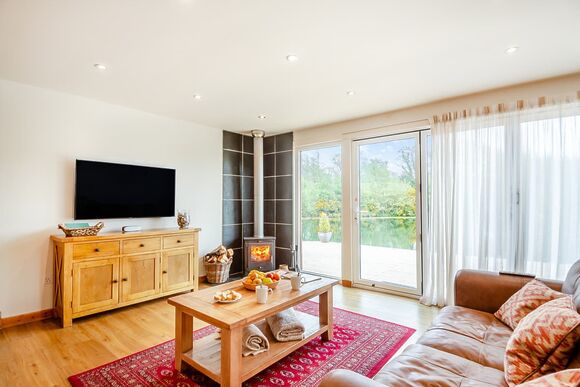 The Top Boathouse - Anglesey Lakeside Lodges, Anglesey