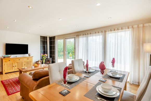 The Top Boathouse - Anglesey Lakeside Lodges, Anglesey