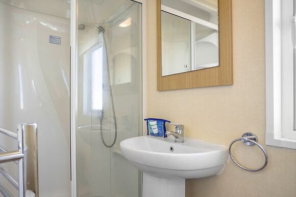 8 Berth Superior Caravan - Appletree Holiday Park, Hubbert&rsquo;s Bridge, near Boston