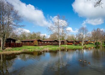 Kingfisher Plus Lake View - Ashlea Pools Lodges, Hopton Heath, Craven Arms