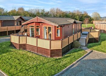 Kingfisher Plus Lake View - Ashlea Pools Lodges, Hopton Heath, Craven Arms
