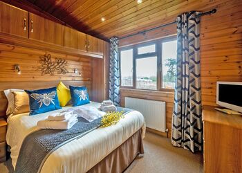 Kingfisher Supreme VIP - Ashlea Pools Lodges, Hopton Heath, Craven Arms