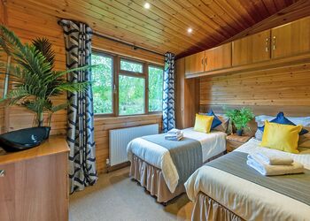 Kingfisher Supreme VIP - Ashlea Pools Lodges, Hopton Heath, Craven Arms