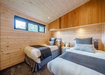 Goldcrest VIP Lodge - Ashlea Pools Lodges, Hopton Heath, Craven Arms