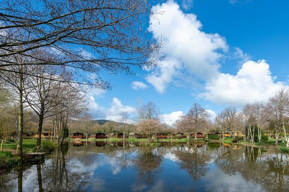 Kingfisher Plus Lake View - Ashlea Pools Lodges, Hopton Heath, Craven Arms