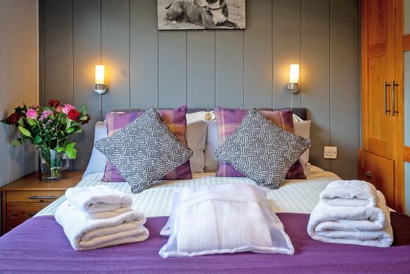 Kingfisher Plus Lake View - Ashlea Pools Lodges, Hopton Heath, Craven Arms