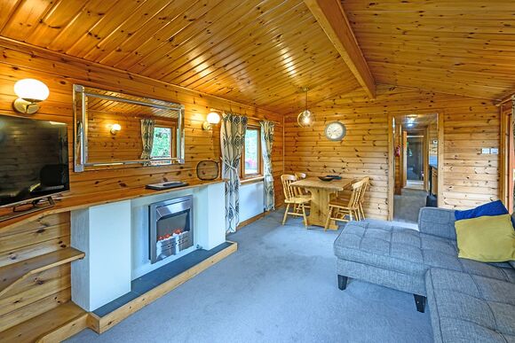 Kestrel Lodge - Ashlea Pools Lodges, Hopton Heath, Craven Arms
