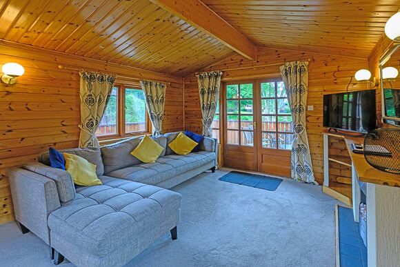 Kestrel Lodge - Ashlea Pools Lodges, Hopton Heath, Craven Arms
