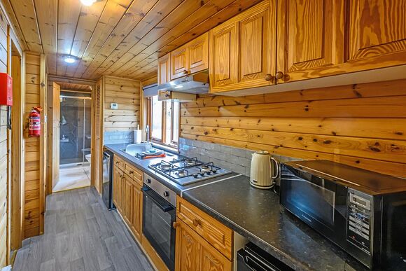 Kestrel Lodge - Ashlea Pools Lodges, Hopton Heath, Craven Arms