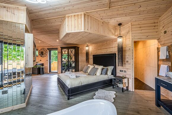 Cherry VIP - Ashlea Pools Lodges, Hopton Heath, Craven Arms