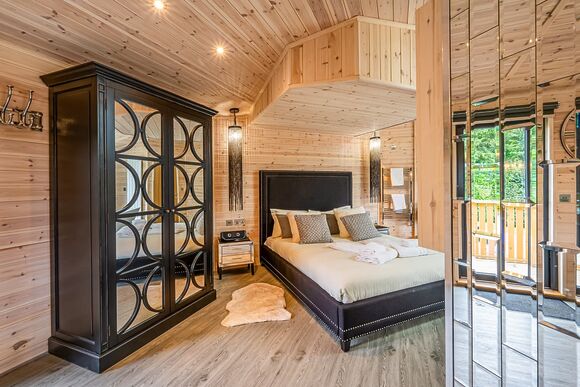 Cherry VIP - Ashlea Pools Lodges, Hopton Heath, Craven Arms