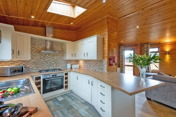 Kingfisher Supreme VIP - Ashlea Pools Lodges, Hopton Heath, Craven Arms