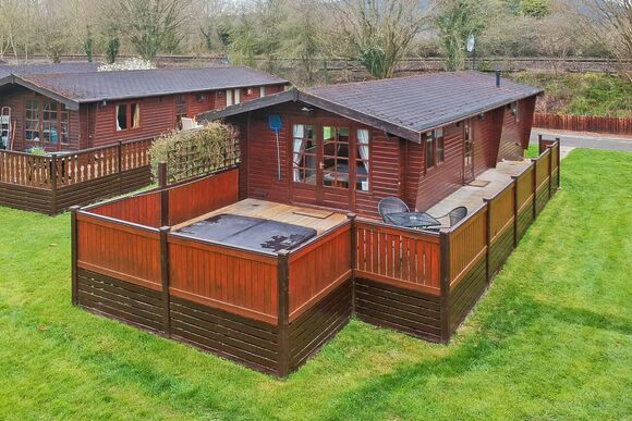 Mandarin Plus - Ashlea Pools Lodges, Hopton Heath, Craven Arms