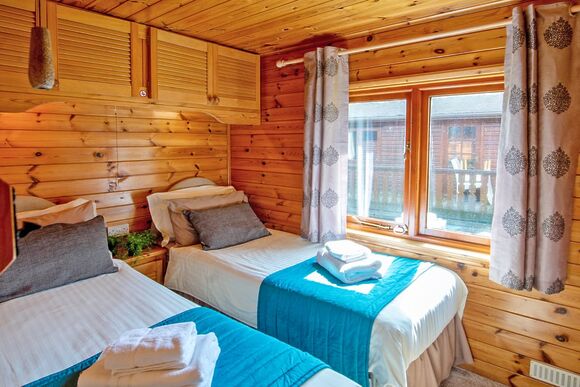 Mandarin Plus - Ashlea Pools Lodges, Hopton Heath, Craven Arms