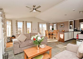 Redwood Lodge - Ashby Woulds Lodges and Spa, Overseal, Nr Ashby-de-la-Zouch