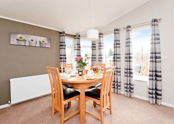 Cedar Lodge 4 - Ashby Woulds Lodges and Spa, Overseal, Nr Ashby-de-la-Zouch