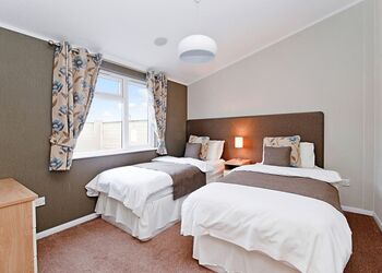 Cedar Lodge 4 - Ashby Woulds Lodges and Spa, Overseal, Nr Ashby-de-la-Zouch