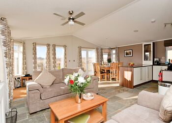 Redwood Lodge - Ashby Woulds Lodges and Spa, Overseal, Nr Ashby-de-la-Zouch