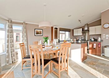 Redwood Lodge - Ashby Woulds Lodges and Spa, Overseal, Nr Ashby-de-la-Zouch