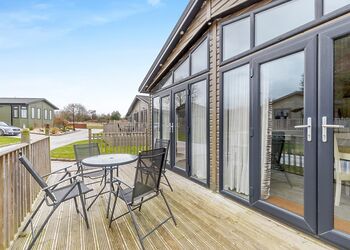 Aspen Lodge 4 - Ashby Woulds Lodges and Spa, Overseal, Nr Ashby-de-la-Zouch