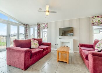 Aspen Lodge 4 - Ashby Woulds Lodges and Spa, Overseal, Nr Ashby-de-la-Zouch