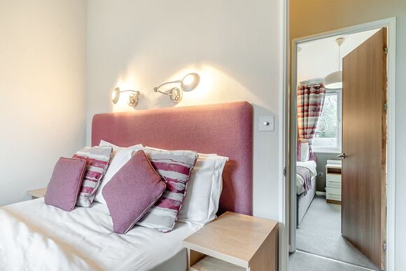 Oak Deluxe 6 - Ashby Woulds Lodges and Spa, Overseal, Nr Ashby-de-la-Zouch