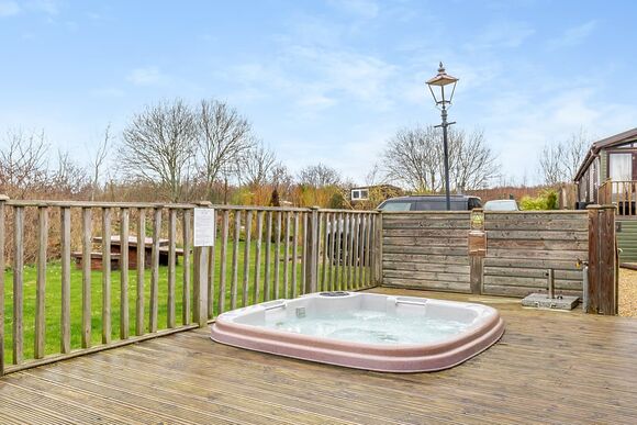 Altham Lodge - Ashby Woulds Lodges and Spa, Overseal, Nr Ashby-de-la-Zouch