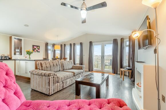 Altham Lodge - Ashby Woulds Lodges and Spa, Overseal, Nr Ashby-de-la-Zouch