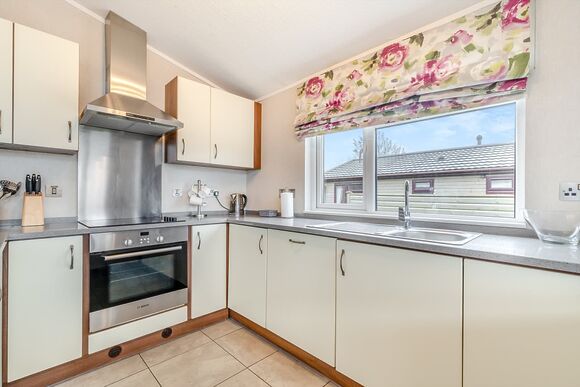 Aspen Lodge 4 - Ashby Woulds Lodges and Spa, Overseal, Nr Ashby-de-la-Zouch