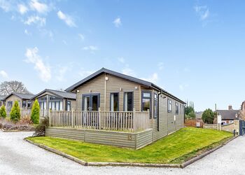 Retreat VIP 3 - Ashby Woulds Retreat, Overseal, Nr Ashby-de-la-Zouch