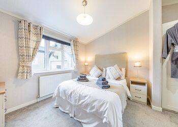 Retreat VIP 3 - Ashby Woulds Retreat, Overseal, Nr Ashby-de-la-Zouch
