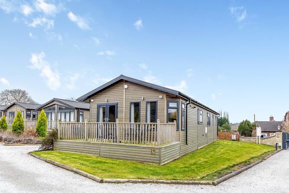 Retreat VIP 3 - Ashby Woulds Retreat, Overseal, Nr Ashby-de-la-Zouch